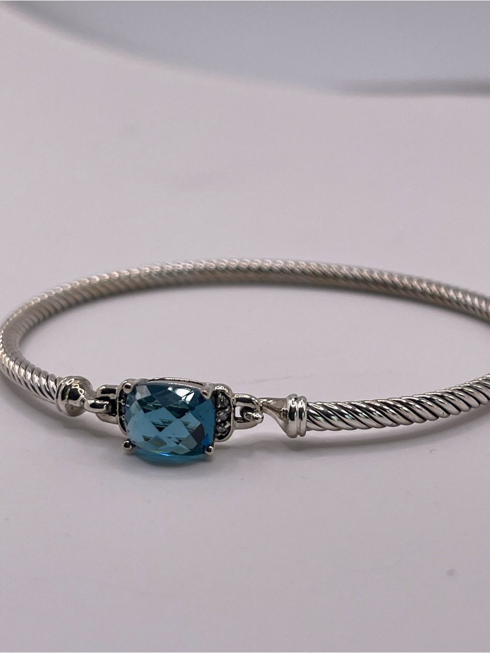 David Yurman Petite Wheaton Bracelet with Hampton Blue Topaz and Diamonds - Picture 3 of 13
